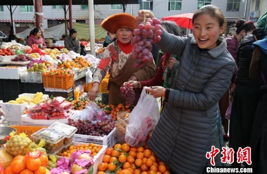 若尔盖川货百货超市，地方特色与一站式购物的完美结合